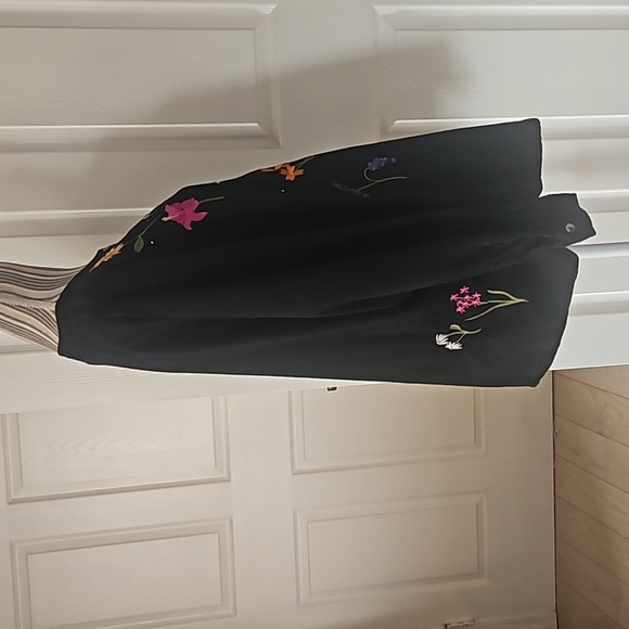 The Quacker Factory Women Flower Embroidered Black Shirt/Jacket Size L - Picture 10 of 15